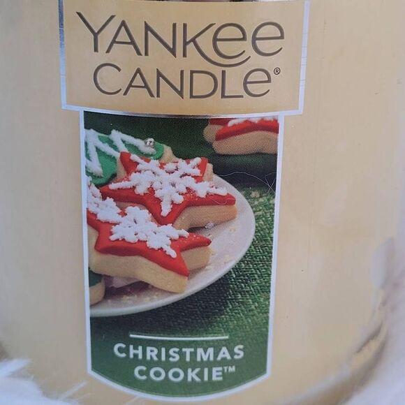Yankee Christmas Cookie 22 oz. Jar Candle - Picture 2 of 6